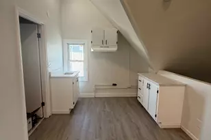 239 Beardsley St, Bridgeport, CT 06607 - Photo 16