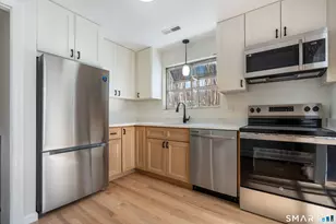 24 Pleasant Hill Rd, Newtown, CT 06470 - Photo 6