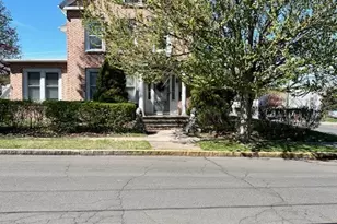 59 Park Pl, Middletown, CT 06457 - Photo 2