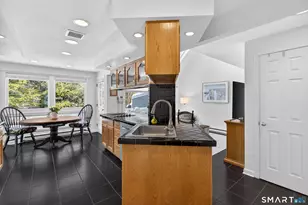 14 Centre Village Dr, Madison, CT 06443 - Photo 10