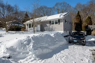 15 Park Avenue Extension, Montville, CT 06382 - Photo 2