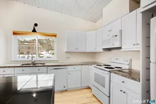 1452 Melville Ave, Fairfield, CT 06825 - Photo 10