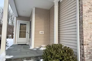 117 Country Club Dr, Oxford, CT 06478 - Photo 2