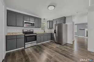 31 Pegasus Dr, Groton, CT 06340 - Photo 14