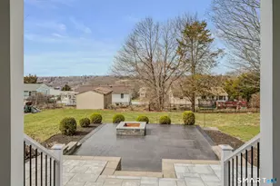 31 Pegasus Dr, Groton, CT 06340 - Photo 8