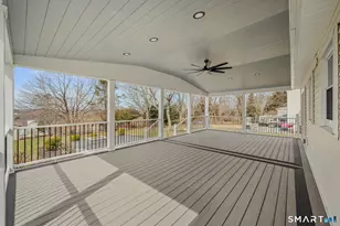 31 Pegasus Dr, Groton, CT 06340 - Photo 4