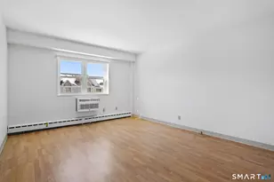 25 Cartright St, Bridgeport, CT 06604 - Photo 12