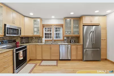 36 Somerset Lane, Stamford, CT 06903 - Photo 2