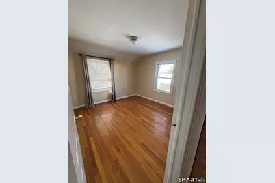 117 Dupont Place #119, Bridgeport, CT 06610 - Photo 6
