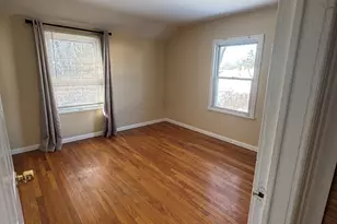 117 Dupont Pl, Bridgeport, CT 06610 - Photo 6