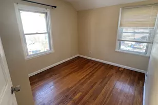 117 Dupont Pl, Bridgeport, CT 06610 - Photo 8