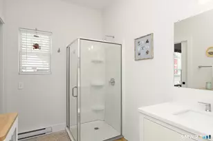 138 Boston Post Rd, East Lyme, CT 06333 - Photo 12