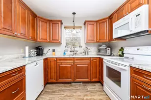 115 Cynrose Pl, Meriden, CT 06451 - Photo 6