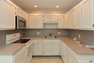 968 Heritage Vlg, Southbury, CT 06488 - Photo 6
