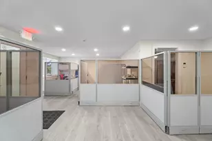 264 Vauxhall St, New London, CT 06320 - Photo 1