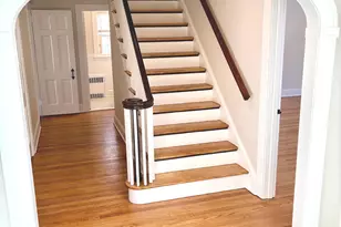 302 Quaker Ln N, West Hartford, CT 06119 - Photo 2