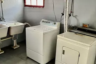 302 Quaker Ln N, West Hartford, CT 06119 - Photo 38