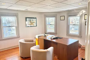 342 Center St, Manchester, CT 06040 - Photo 8