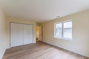 208 Castlewood Dr, Bloomfield, CT 06002 - Photo 14