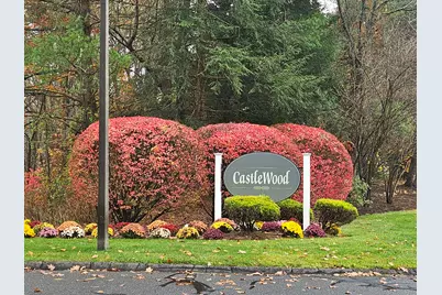 208 Castlewood Drive #208, Bloomfield, CT 06002 - Photo 2