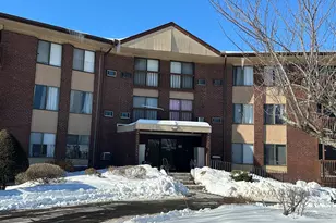 1312 Cromwell Hills Dr, Cromwell, CT 06416 - Photo 2