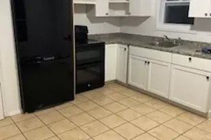 17 Park Pl, Danbury, CT 06810 - Photo 2