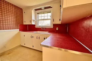 406 Oakwood Ave, West Hartford, CT 06110 - Photo 8