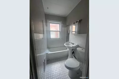 287 Dover Street, Bridgeport, CT 06610 - Photo 10