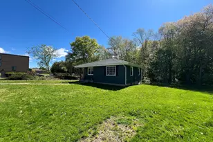 270R East St, Plainville, CT 06062 - Photo 6