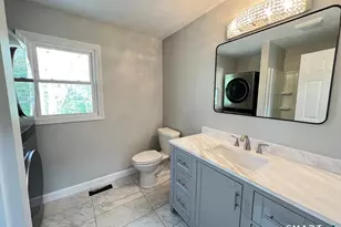 270R East St, Plainville, CT 06062 - Photo 10