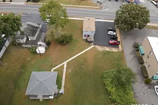 270R East St, Plainville, CT 06062 - Photo 2