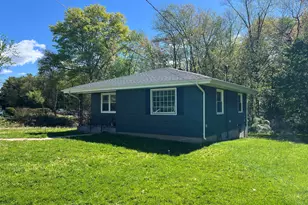 270R East St, Plainville, CT 06062 - Photo 4