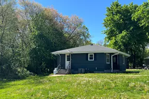 270R East St, Plainville, CT 06062 - Photo 2