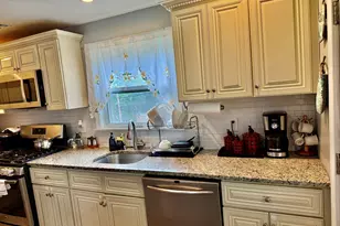 15 Edwards St, Bridgeport, CT 06606 - Photo 16