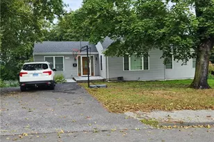 994 Bunker Hill Ave, Waterbury, CT 06708 - Photo 4