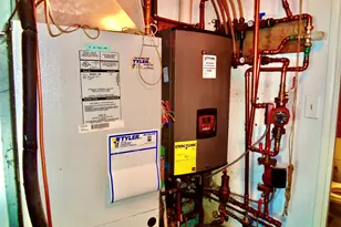 4 Beverly Dr, Ansonia, CT 06401 - Photo 14