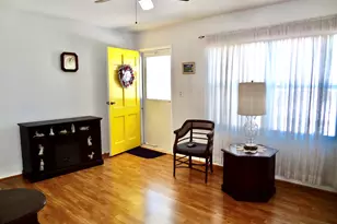 4 Beverly Dr, Ansonia, CT 06401 - Photo 2