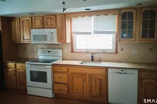 656 Cove Rd, Stamford, CT 06902 - Photo 18