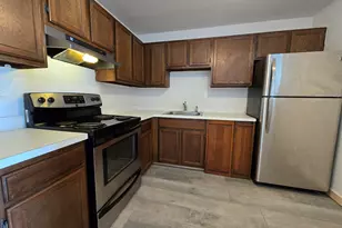 1205 Cromwell Hills Dr, Cromwell, CT 06416 - Photo 2