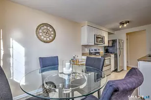 335 Foxwood Ln, Milford, CT 06461 - Photo 10