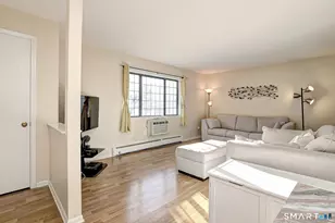 335 Foxwood Ln, Milford, CT 06461 - Photo 4