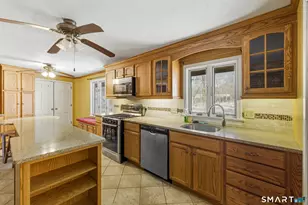 16 Merrywood Ln, East Lyme, CT 06333 - Photo 8