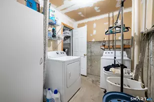 32 Woodland Ct, Meriden, CT 06450 - Photo 16