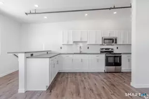 424 Main St, Middletown, CT 06457 - Photo 1