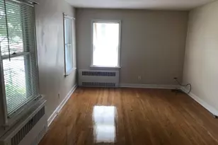 720 Knapps Hwy, Fairfield, CT 06825 - Photo 4