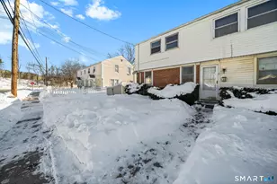 8 New Hampshire Dr, New Britain, CT 06052 - Photo 4
