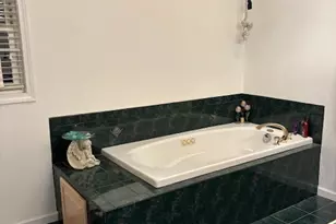 34 Canterbury Rd, Hamden, CT 06514 - Photo 12