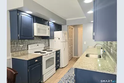 22 Essex Court #22, Brookfield, CT 06804 - Photo 10