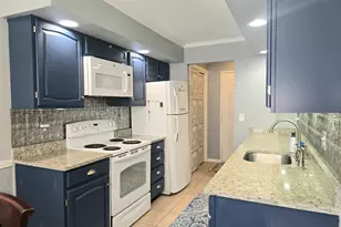 22 Essex Ct, Brookfield, CT 06804 - Photo 10