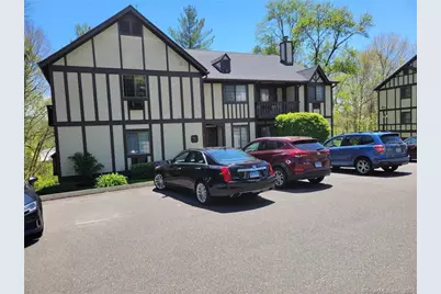 22 Essex Court #22, Brookfield, CT 06804 - Photo 2